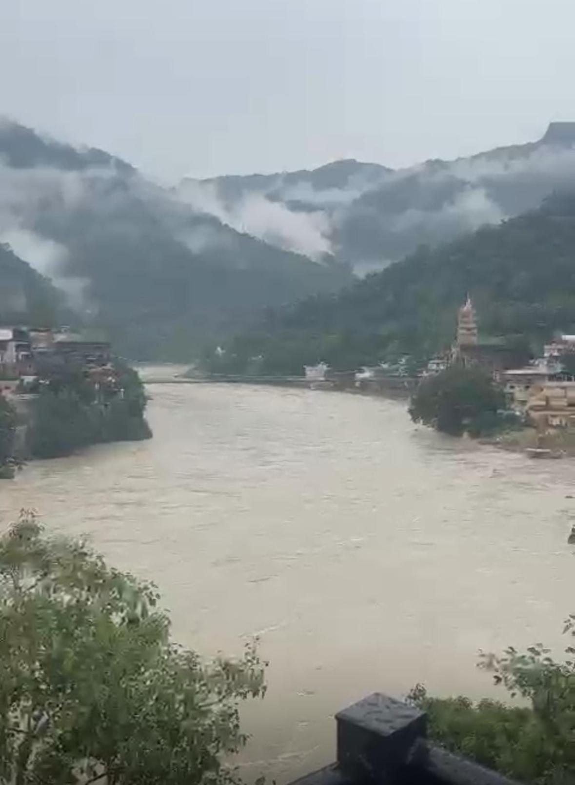 Yes Retreat Rishikesh Hotel ภายนอก รูปภาพ